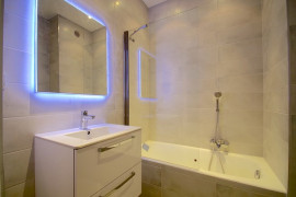 Vente
Nice St Sylvestre - Un appartement rénové avec garage, au calme, bien situé dans un secteur vivant et familial