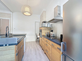 
                                                                                        Vente
                                                                                         Nice Valrose - Charmant 2 pièces en duplex dans un Palais Belle Epoque entouré de jardins