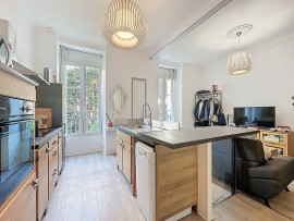 
                                                                                        Vente
                                                                                         Nice Valrose - Charmant 2 pièces en duplex dans un Palais Belle Epoque entouré de jardins