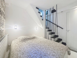 
                                                                                        Vente
                                                                                         Nice Valrose - Charmant 2 pièces en duplex dans un Palais Belle Epoque entouré de jardins