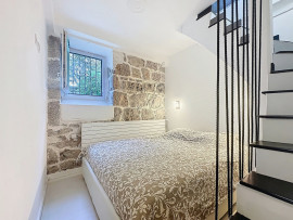 
                                                                                        Vente
                                                                                         Nice Valrose - Charmant 2 pièces en duplex dans un Palais Belle Epoque entouré de jardins