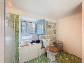 
                                                                                        Vente
                                                                                         Nice Valrose - Charmant 2 pièces en duplex dans un Palais Belle Epoque entouré de jardins