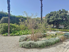 
                                                                                        Vente
                                                                                         Nice Valrose - Charmant 2 pièces en duplex dans un Palais Belle Epoque entouré de jardins