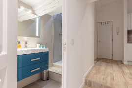 
                                                                                        Vente
                                                                                         Nice - Vieux Nice - Charmant 2 pièces de 42 m² entièrement rénové au coeur de la vieille ville