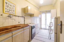 
                                                                                        Vente
                                                                                         Nice - Wilson-  Joli 3 pièces traversant avec de nombreux extérieurs à rénover