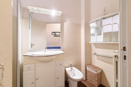 
                                                                                        Vente
                                                                                         Nice - Wilson-  Joli 3 pièces traversant avec de nombreux extérieurs à rénover