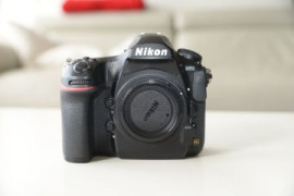
                                                                                        Photo
                                                                                         Nikon D850 dans son emballage d'origine