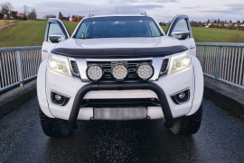 
                                                                                        Voiture
                                                                                         Nissan Navara Arctic 35, 5 places