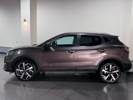 Voiture
                                                                                Nissan Qashqai 1.5 dCi Tekna SUV 5dr Diesel Manual Euro 6 (s/s) (115 ps)