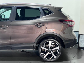 Voiture
                                                                                Nissan Qashqai 1.5 dCi Tekna SUV 5dr Diesel Manual Euro 6 (s/s) (115 ps)