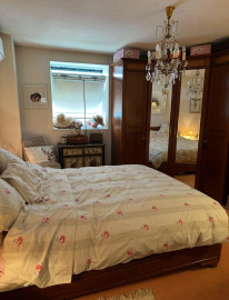 
                                                                                        Location
                                                                                         Opportunité rare sur canal et Proxi tram 
Calme