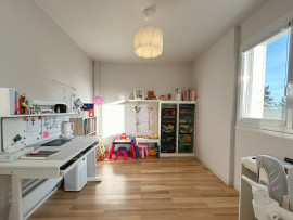 
                                                                                        Vente
                                                                                         OULLINS – Lumineux T3 de 71 m² avec balcon, cave et potentiel T4