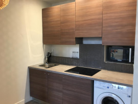 
                                                                                        Location
                                                                                         Paradis 32*