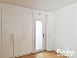 
                                                                                        Vente
                                                                                         Paris 11ᵉ grand studio 36m² rénové