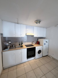 
                                                                                        Location
                                                                                         Paris 11e — Appartement 2 pièces meublé