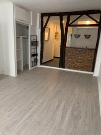 
                                                                                        Location
                                                                                         PARIS 12e Gare de Lyon. Studio 30 m² + terrasse