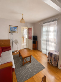 
                                                                                        Vente
                                                                                         Paris 15e – Appartement 2 pièces de 37,93 m² – Dernier étage – Cave