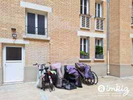 
                                                                                        Vente
                                                                                         Paris 15ème 44 m² traversant, calme et lumineux