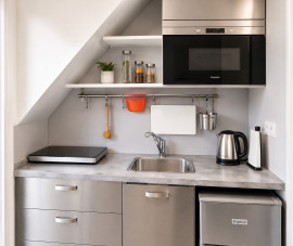 
                                                                                        Vente
                                                                                         Paris 16e – Avenue Adrien Hébrard – Chambre de service / studio au 8e étage avec ascenseur