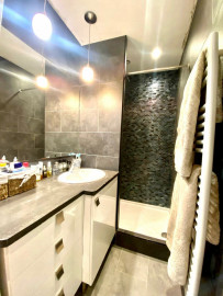 Location
Paris 17ᵉ – Cardinet / Cœur des Batignolles