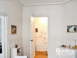 
                                                                                        Vente
                                                                                         Paris 18ᵉ  3 pièces avec balcon charme ancien