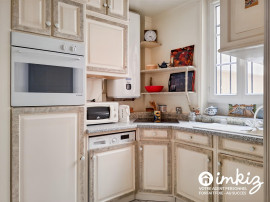 
                                                                                        Vente
                                                                                         Paris 18ᵉ  3 pièces avec balcon charme ancien