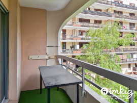 
                                                                                        Vente
                                                                                         Paris 19e – 3P refait à neuf, traversant, 2 loggia