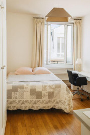 
                                                                                        Location
                                                                                         Paris 6ᵉ Odéon – Studio meublé calme