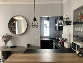 
                                                                                        Location
                                                                                         Paris 9e - 2 pièces meublé 32m2