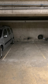 
                                                                                        Vente
                                                                                         Parking en sous-sol - La Vallée aux Loups