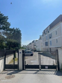 Location
PARKING SIMPLE EXTERIEUR - CHELLES