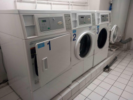 
                                                                                        Location
                                                                                         Particulier loue studio