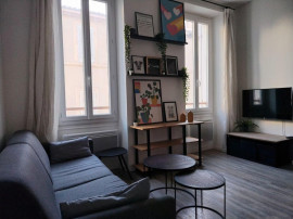 
                                                                                        Location
                                                                                         Particulier loue T2 meublé et équipé proche écoles