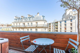 
                                                                                        Vente
                                                                                         Passy – Studio d’exception rénové avec balcon