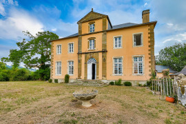 
                                                                                        Vente
                                                                                         PAU DEMEURE DE MAÎTRE XVIIᵉ SIÈCLE 7 HECTARES