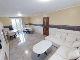 
                                                                                        Vente
                                                                                         Pavillon 3 chambres, jardin et garage