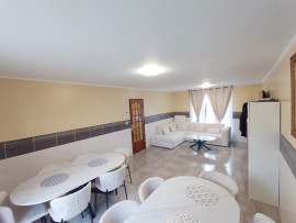 
                                                                                        Vente
                                                                                         Pavillon 3 chambres, jardin et garage