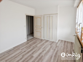 
                                                                                        Vente
                                                                                         Pavillon Plain Pieds 7 pièces - Terrain 957 m²