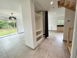 
                                                                                        Location
                                                                                         Pavillon récent 3 chambres garage jardin - Prouzel