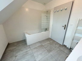 
                                                                                        Location
                                                                                         Pavillon récent 3 chambres garage jardin - Prouzel