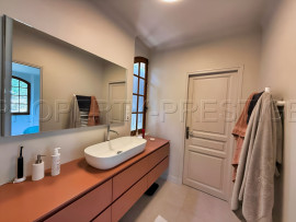 
                                                                                        Vente
                                                                                         PAYS D’AIX MAS DE CARACTERE 5,5 HA HAVRE DE PAIX