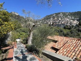
                                                                                        Vente
                                                                                         Peillon Village - 4 pièce(s) - 175m2- Vue exceptionnelle - Terrain 2075m2