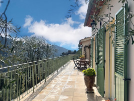 
                                                                                        Vente
                                                                                         Peillon Village - 4 pièce(s) - 175m2- Vue exceptionnelle - Terrain 2075m2