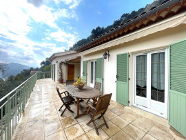 
                                                                                        Vente
                                                                                         Peillon Village - 4 pièce(s) - 175m2- Vue exceptionnelle - Terrain 2075m2