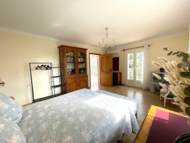 
                                                                                        Vente
                                                                                         Peillon Village - 4 pièce(s) - 175m2- Vue exceptionnelle - Terrain 2075m2