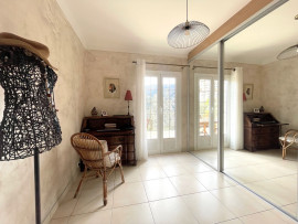 
                                                                                        Vente
                                                                                         Peillon Village - 4 pièce(s) - 175m2- Vue exceptionnelle - Terrain 2075m2