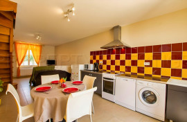 
                                                                                        Vente
                                                                                         PERIGORD DOMAINE GITES RECEPTIONS CHASSE 100 HA
