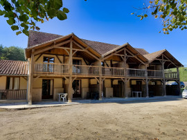 
                                                                                        Vente
                                                                                         PERIGORD NOIR DOMAINE D’EXCEPTION MARIAGES 100 HA