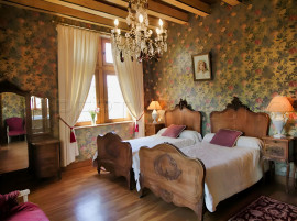 
                                                                                        Vente
                                                                                         PERIGORD NOIR DOMAINE D’EXCEPTION MARIAGES 60 HA