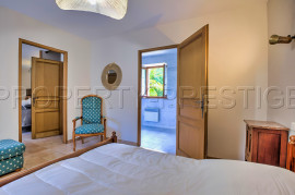 
                                                                                        Vente
                                                                                         PERIGORD PROPRIETE 23 HA GITES RIVIERE ETANG